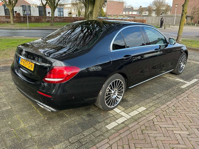 Mercedes-benz - 2018 - e-klasse - 200 premium - personenauto - afbeelding 34 van  35
