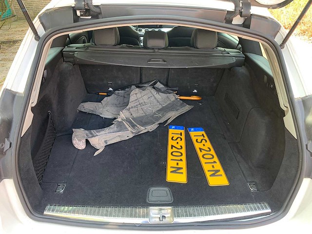 Mercedes-benz - 2018 - e-klasse estate - 200 d - ts-201-n - afbeelding 17 van  28