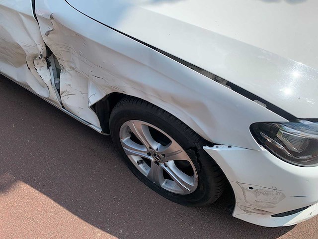 Mercedes-benz - 2018 - e-klasse estate - 200 d - ts-201-n - afbeelding 27 van  28