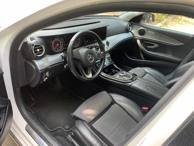 Mercedes-benz - 2018 - e-klasse estate - 200 d - ts-201-n - afbeelding 13 van  28