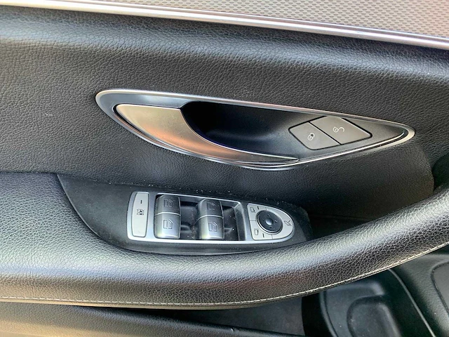 Mercedes-benz - 2018 - e-klasse estate - 200 d - ts-201-n - afbeelding 19 van  28