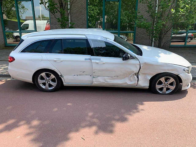 Mercedes-benz - 2018 - e-klasse estate - 200 d - ts-201-n - afbeelding 24 van  28