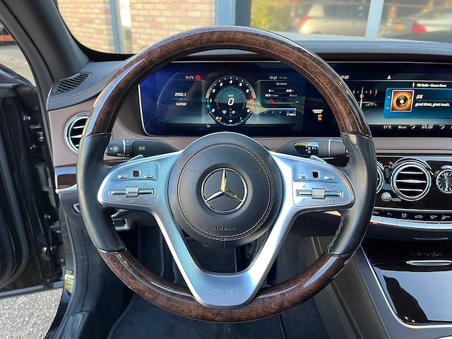 Mercedes-benz - 2019 - 560 maybach 4matic - personenauto - afbeelding 5 van  28