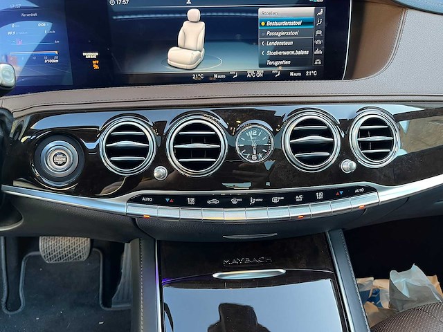 Mercedes-benz - 2019 - 560 maybach 4matic - personenauto - afbeelding 10 van  28