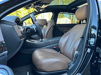 Mercedes-benz - 2019 - 560 maybach 4matic - personenauto - afbeelding 23 van  28