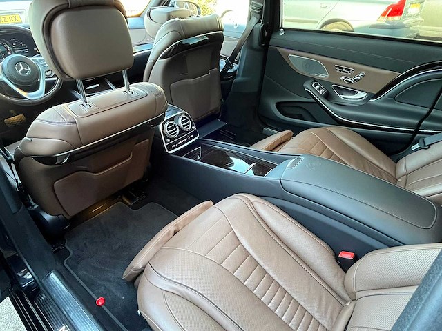 Mercedes-benz - 2019 - 560 maybach 4matic - personenauto - afbeelding 28 van  28