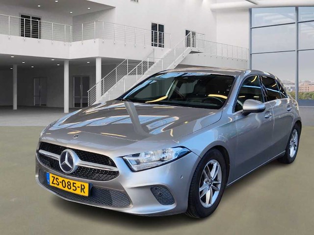 Mercedes-benz - 2019 - a-klasse - 200 - automaat - personenauto - afbeelding 1 van  16