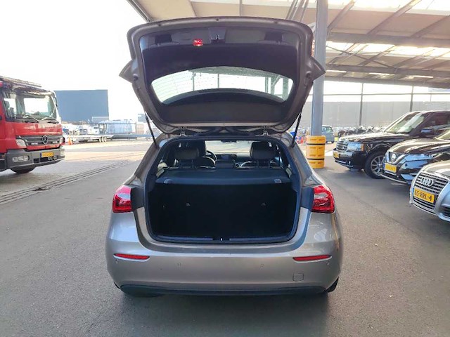 Mercedes-benz - 2019 - a-klasse - 200 - automaat - personenauto - afbeelding 12 van  16