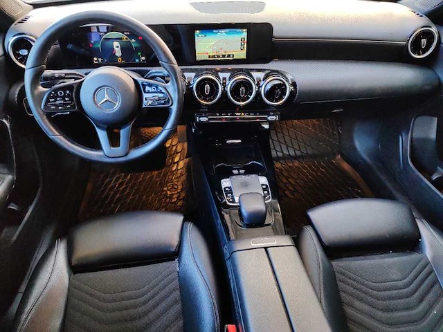 Mercedes-benz - 2019 - a-klasse - 200 - automaat - personenauto - afbeelding 13 van  16