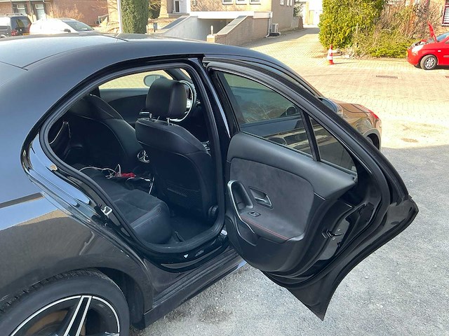 Mercedes-benz - 2019 - a-klasse - 200 launch ed pr. - personenauto (s-288-pb) - afbeelding 13 van  35