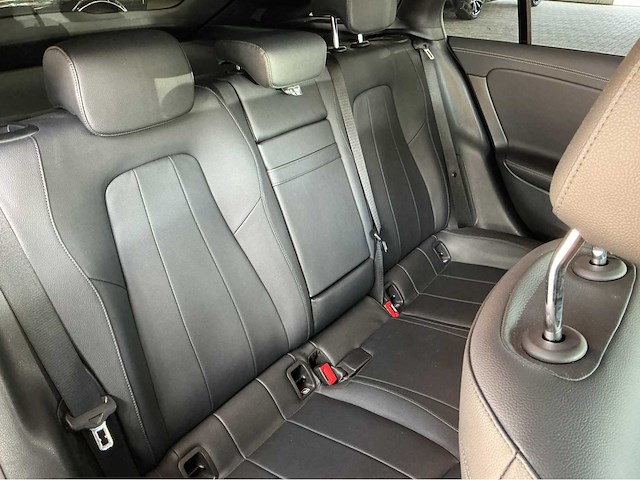 Mercedes-benz - 2020 - cla-klasse shooting brake - 200 bns sol. luxury - marge auto - afbeelding 18 van  39