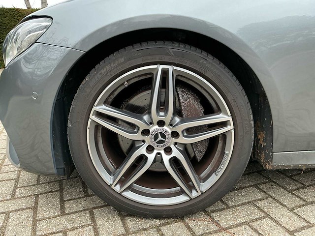 Mercedes-benz - 2020 - e-klasse - 220 d bns sol. - personenauto - afbeelding 2 van  28