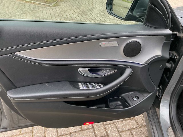 Mercedes-benz - 2020 - e-klasse - 220 d bns sol. - personenauto - afbeelding 7 van  28