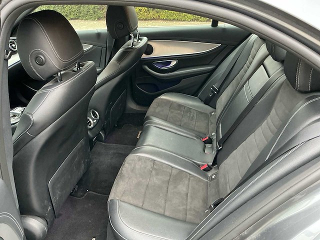 Mercedes-benz - 2020 - e-klasse - 220 d bns sol. - personenauto - afbeelding 15 van  28