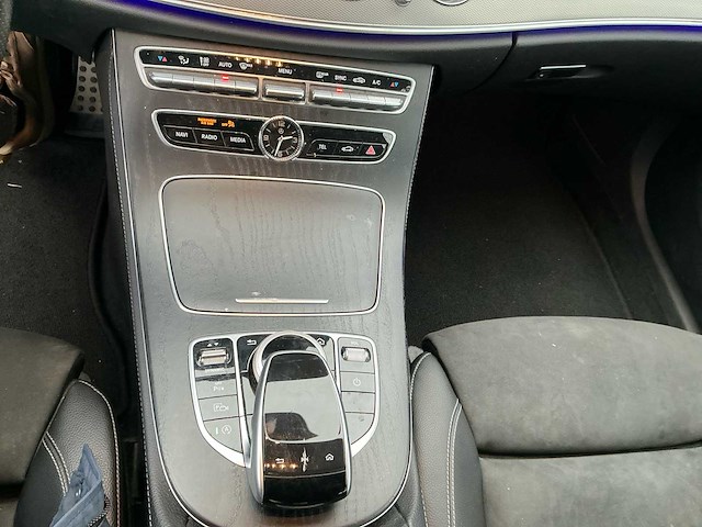 Mercedes-benz - 2020 - e-klasse - 220 d bns sol. - personenauto - afbeelding 11 van  29
