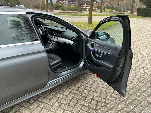 Mercedes-benz - 2020 - e-klasse - 220 d bns sol. - personenauto - afbeelding 21 van  29
