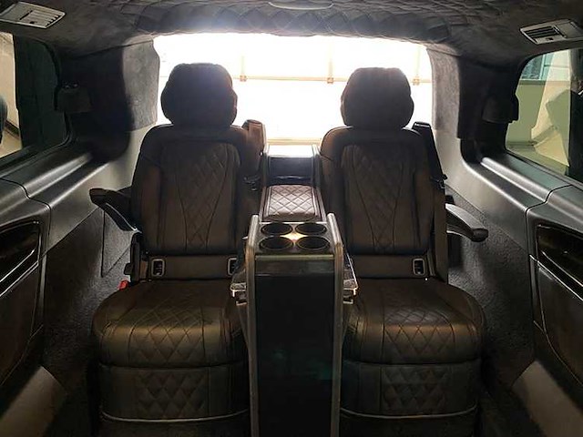 Mercedes-benz - 2020 - v300d xxl avantgarde, zenzati vip limo ombouw - personenauto - afbeelding 4 van  20