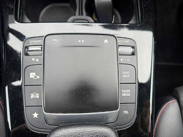 Mercedes-benz - 2021 - a-klasse - 200 d amg line - p-165-dk - afbeelding 1 van  11