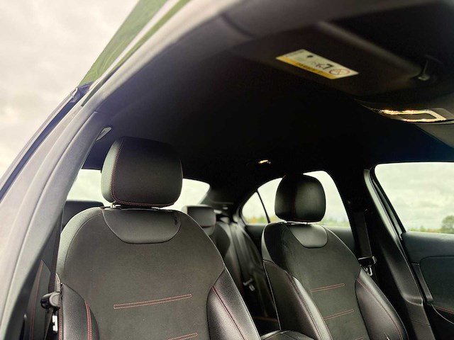 Mercedes-benz - 2021 - a-klasse - 200 d amg line - p-165-dk - afbeelding 4 van  11