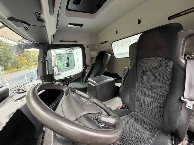 Mercedes-benz - 2021 - arocs 4145 - vrachtwagen - afbeelding 15 van  23