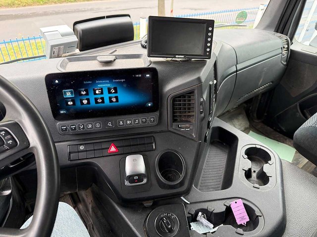 Mercedes-benz - 2021 - arocs 4145 - vrachtwagen - afbeelding 22 van  23