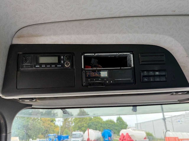 Mercedes-benz - 2021 - arocs 4145 - vrachtwagen - afbeelding 2 van  24