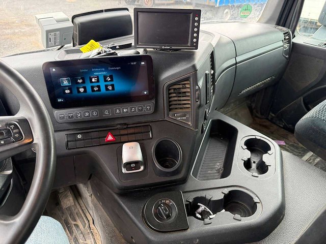 Mercedes-benz - 2021 - arocs 4145 - vrachtwagen - afbeelding 10 van  24