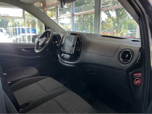 Mercedes-benz - 2021 - vito tourer - 114 cdi select lang - 9 persoons dubbelen schuifdeuren - afbeelding 18 van  44