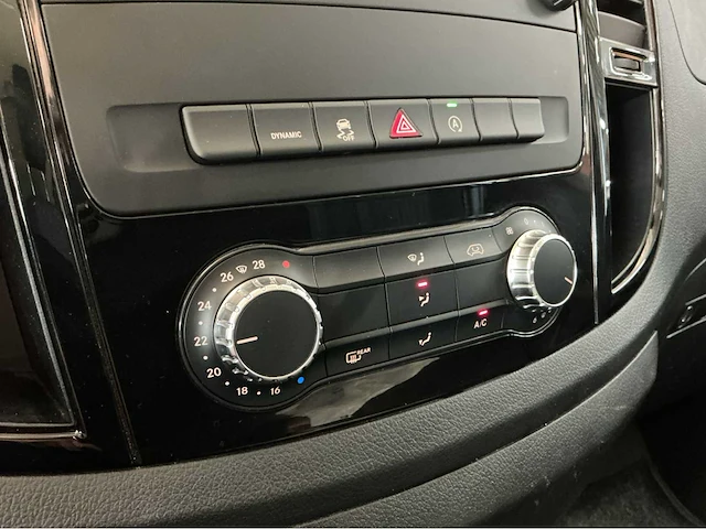 Mercedes-benz - 2021 - vito tourer - 114 cdi select lang - 9 persoons dubbelen schuifdeuren - afbeelding 32 van  44