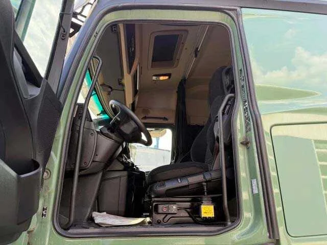 Mercedes-benz - 2022 - 1851 - vrachtwagen - afbeelding 11 van  23