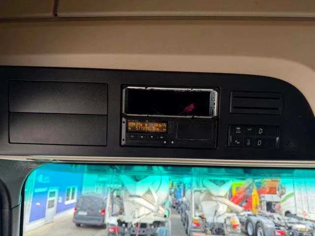 Mercedes-benz - 2022 - 1851 - vrachtwagen - afbeelding 16 van  23