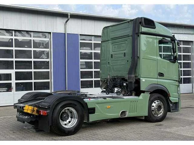 Mercedes-benz - 2022 - 1851 - vrachtwagen - afbeelding 20 van  23