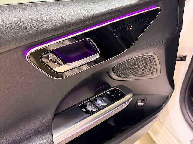 Mercedes-benz - 2022 - c-klasse - 180 amg line - automaat - personenauto - afbeelding 10 van  21