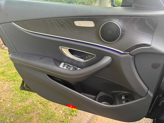 Mercedes-benz - 2022 - e-klasse estate - 300 e excl. l. - personenauto - afbeelding 9 van  30