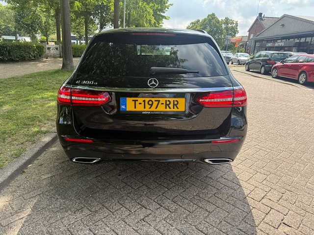 Mercedes-benz - 2022 - e-klasse estate - 300 e excl. l. - personenauto - afbeelding 29 van  30