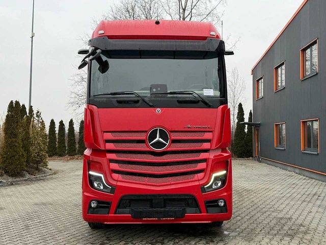 Mercedes-benz - 2023 - actros - vrachtwagen - afbeelding 10 van  13