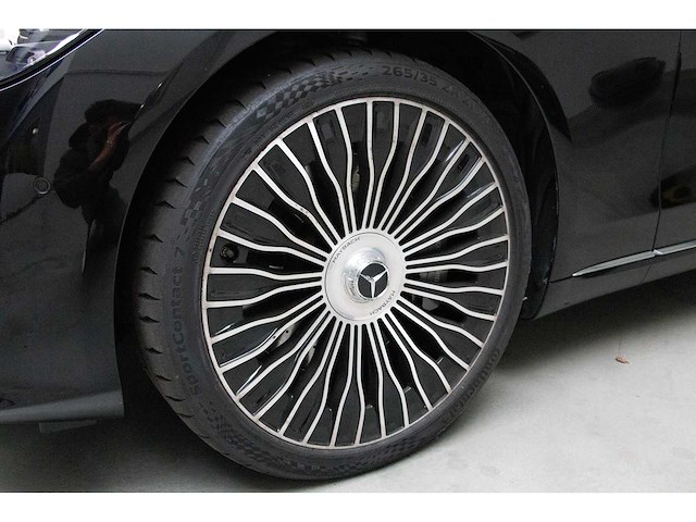 Mercedes benz - 2024 - maybach - s680 - personenauto - afbeelding 13 van  37