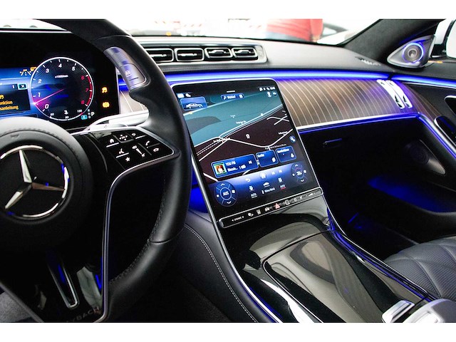 Mercedes benz - 2024 - maybach - s680 - personenauto - afbeelding 15 van  37