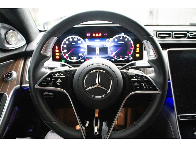 Mercedes benz - 2024 - maybach - s680 - personenauto - afbeelding 20 van  37