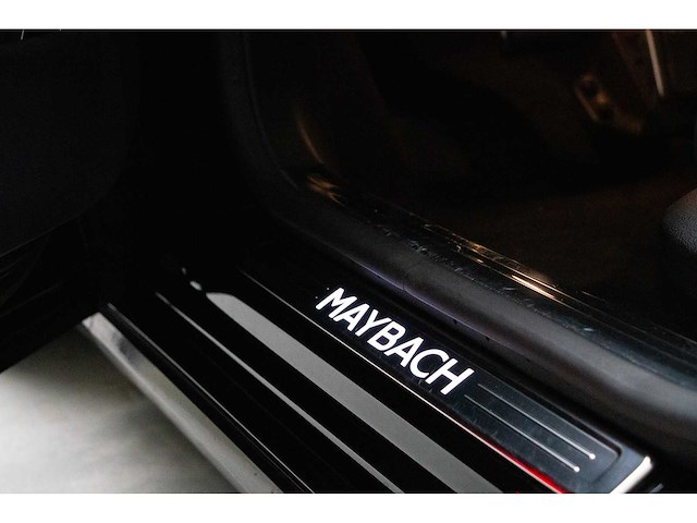 Mercedes benz - 2024 - maybach - s680 - personenauto - afbeelding 24 van  37