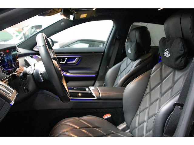 Mercedes benz - 2024 - maybach - s680 - personenauto - afbeelding 28 van  37