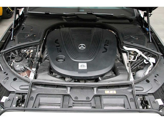 Mercedes benz - 2024 - maybach - s680 - personenauto - afbeelding 29 van  37