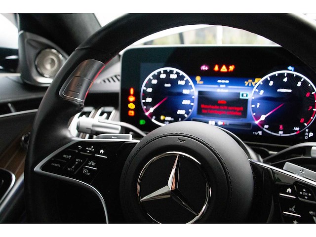 Mercedes benz - 2024 - maybach - s680 - personenauto - afbeelding 30 van  37