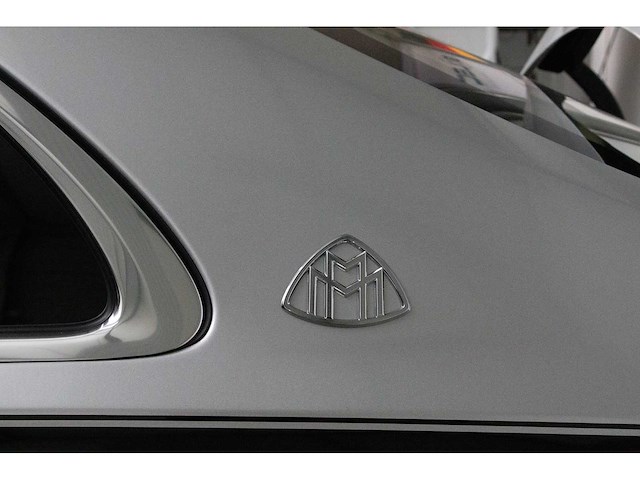 Mercedes benz - 2024 - maybach - s680 - personenauto - afbeelding 34 van  37