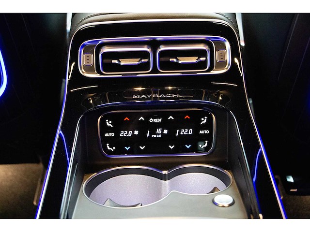 Mercedes benz - 2024 - maybach - s680 - personenauto - afbeelding 13 van  37