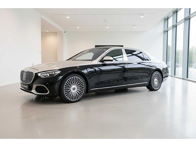 Mercedes benz - 2024 - maybach - s680 - personenauto - afbeelding 1 van  37