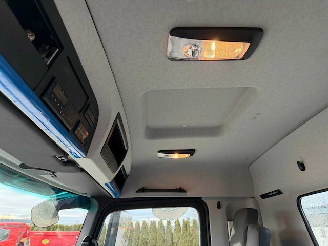 Mercedes-benz - 2025 - arocs - vrachtwagen - afbeelding 15 van  32