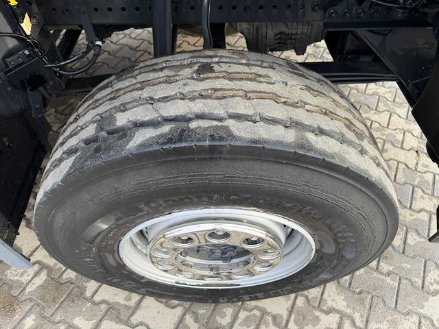 Mercedes-benz - 2025 - arocs - vrachtwagen - afbeelding 16 van  32