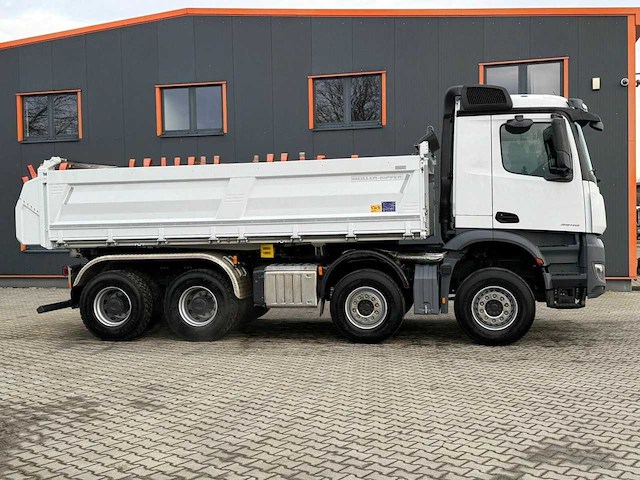 Mercedes-benz - 2025 - arocs - vrachtwagen - afbeelding 24 van  32