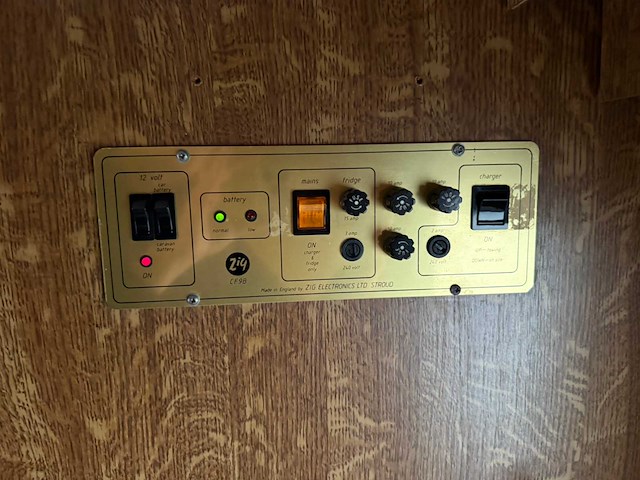 Mercedes-benz - 207 d - camper - 1977 - afbeelding 6 van  26